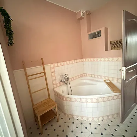 Bicotea - Le Calme Et Le Charme Ancien, Reinterprete بيت للعطل *