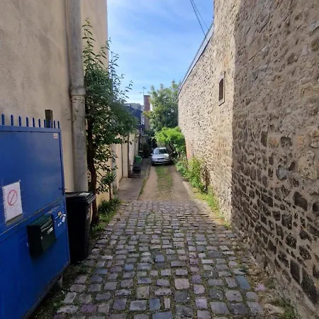 Bicotea - Le Calme Et Le Charme Ancien, Reinterprete Feriehus